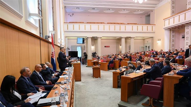 Aktualno prijepodne: Činimo sve kako bi se ubrzala obnova; Neće biti nestašica proizvoda iz Vladinog paketa pomoći  